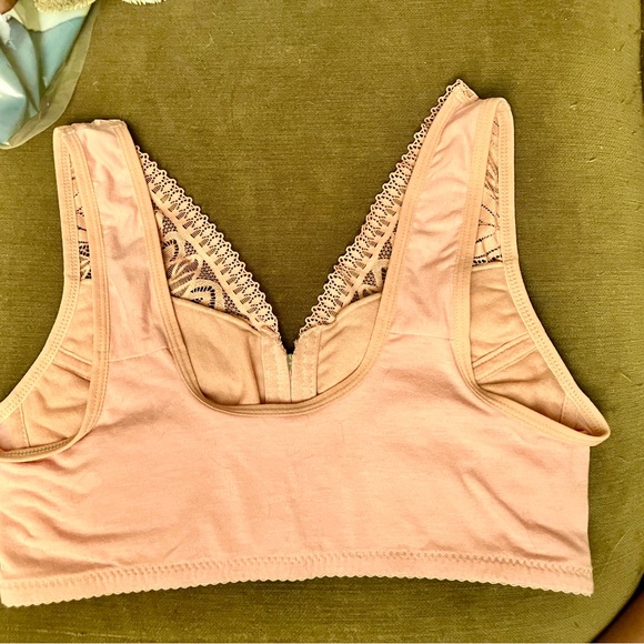 Pink Lacey Activewear Zip up Bra 38C - Picture 2 of 5